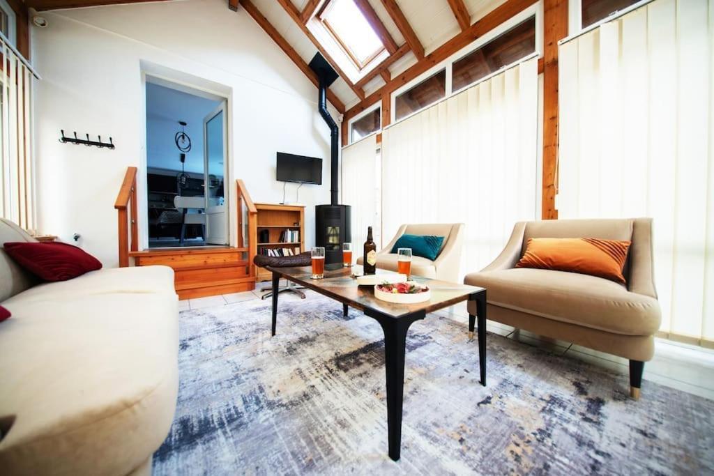 La Coquette ! Maison Au Coeur De La Bresse Avec Veranda Barbecue Garage Baby-Foot Et Barre De Son Ngoại thất bức ảnh
